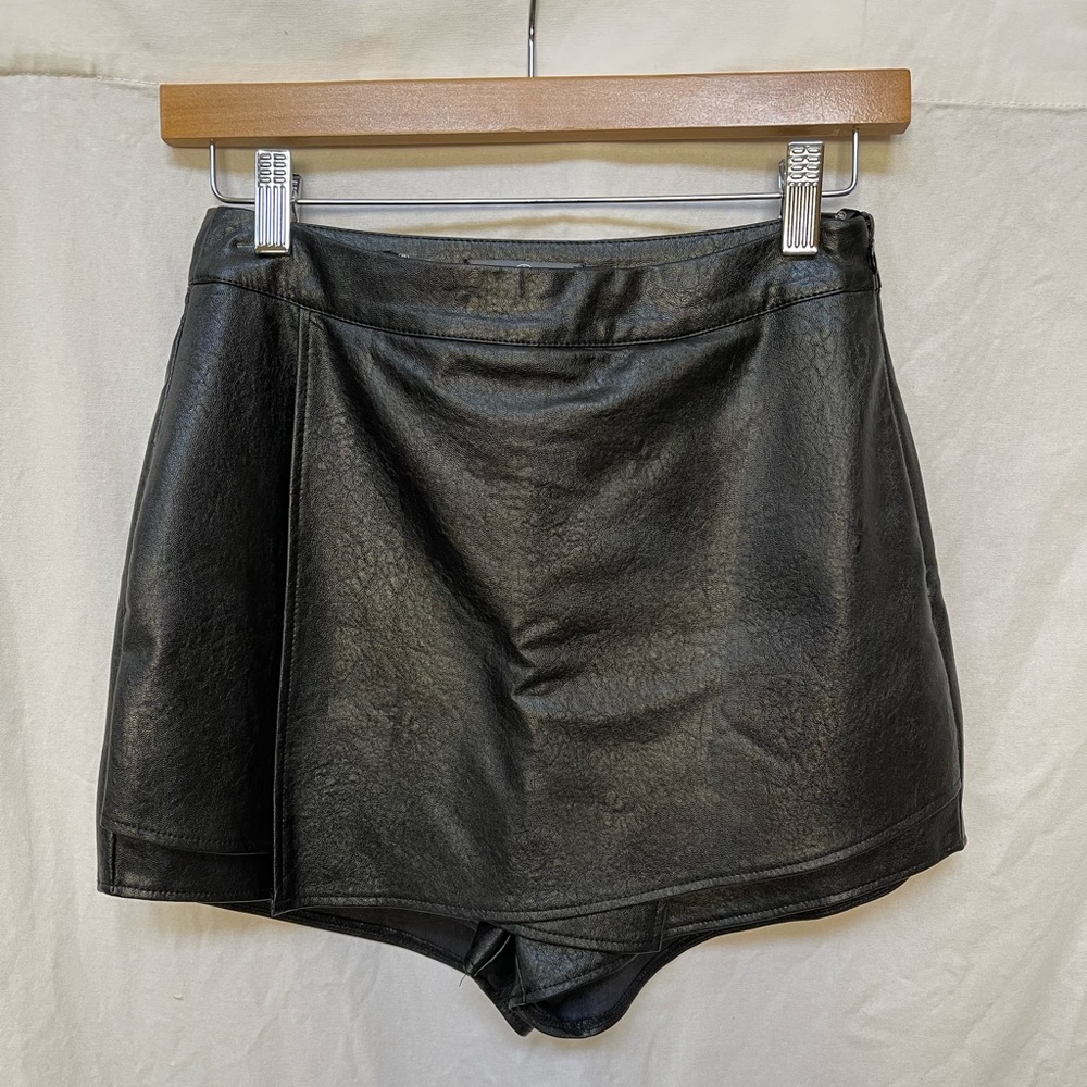 Faux leather Skort
